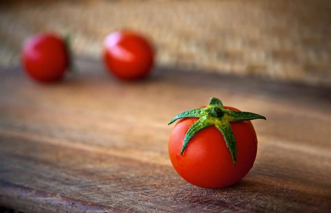 manger des tomates